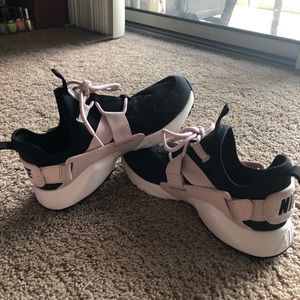 Nike Air Huarache City Low